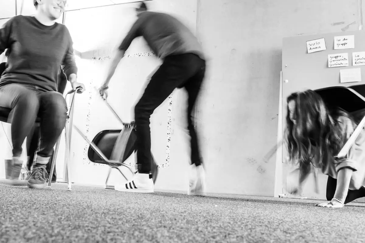 Kreatives Stühle-Rücken: Workshop-Energizer